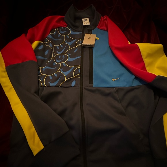 Nice jacket - Picture 2 of 5